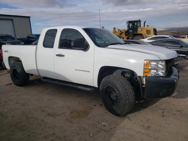 1GCRKPE31BZ288848 - 2011 CHEVROLET SILVERADO K1500 WHITE photo 4