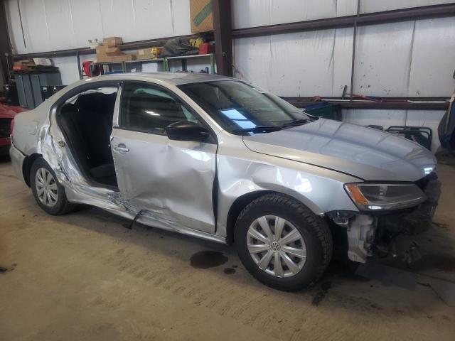 3VW1K7AJ9DM415770 - 2013 VOLKSWAGEN JETTA BASE Արծաթագույն լուսանկար 4