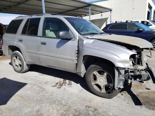 1GNDS13S572198448 - 2007 CHEVROLET TRAILBLAZE LS SILVER photo 4