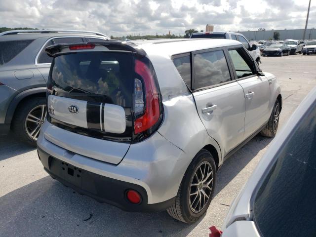 KNDJN2A24H7435835 - 2017 KIA SOUL SILVER photo 3