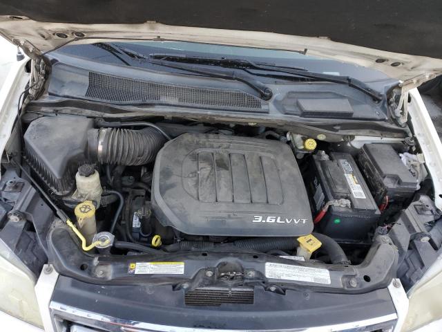 2A4RR5DG1BR785942 - 2011 CHRYSLER TOWN & COU TOURING WHITE photo 12