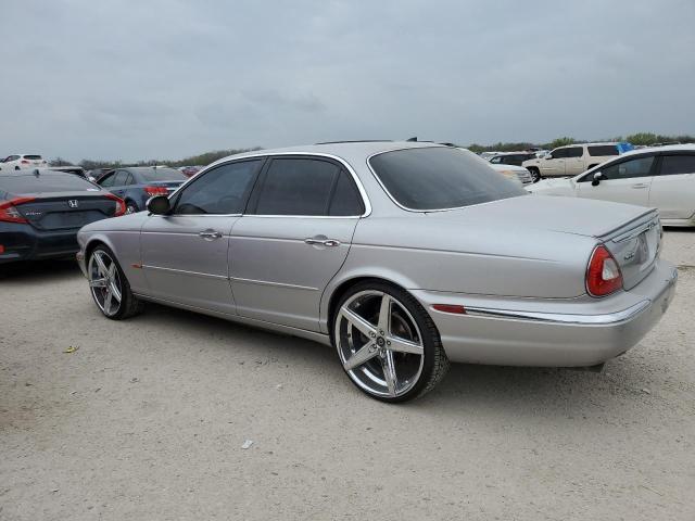 SAJWA71C04SG25232 - 2004 JAGUAR XJ8 SILVER photo 2