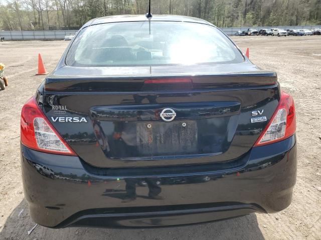 3N1CN7AP0JL831881 - 2018 NISSAN VERSA S BLACK photo 6