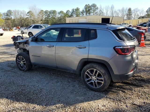 3C4NJCBB6KT636589 - 2019 JEEP COMPASS LATITUDE GRAY photo 2