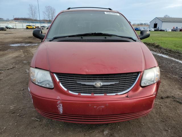 2C4GP44302R760430 - 2002 CHRYSLER TOWN & COU LX RED photo 5