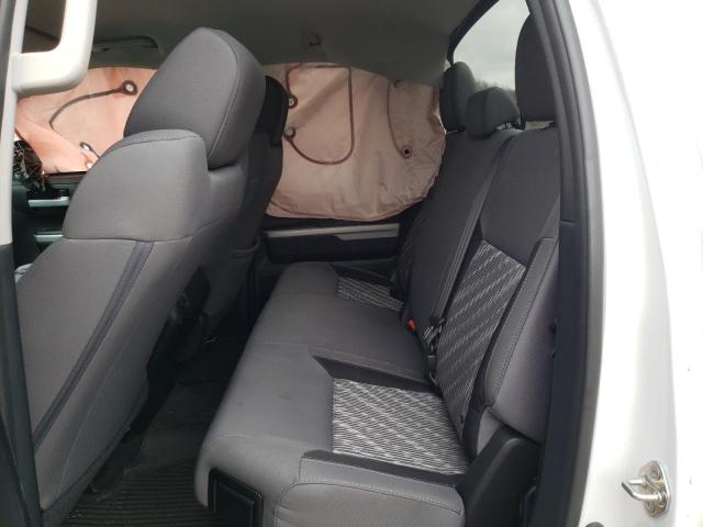 5TFUW5F19KX841970 - 2019 TOYOTA TUNDRA DOUBLE CAB SR/SR5 WHITE photo 10