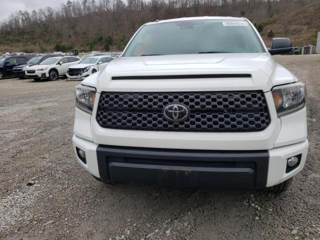 5TFUW5F19KX841970 - 2019 TOYOTA TUNDRA DOUBLE CAB SR/SR5 WHITE photo 5