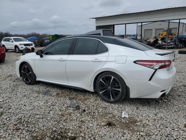 4T1B61HK5KU820133 - 2019 TOYOTA CAMRY XSE WHITE photo 2