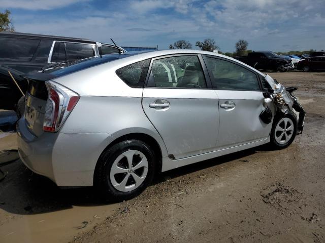 JTDKN3DU6D5572398 - 2013 TOYOTA PRIUS SILVER photo 3