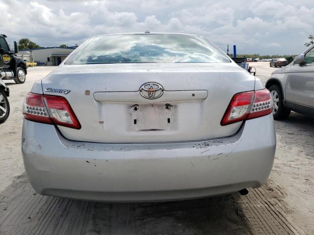 4T1BF3EK6BU675152 - 2011 TOYOTA CAMRY BASE SILVER photo 6