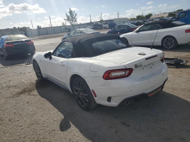 JC1NFAEK1H0125439 - 2017 FIAT 124 SPIDER CLASSICA WHITE photo 2