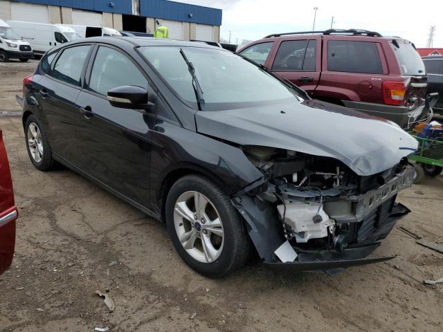 1FADP3K24EL459864 - 2014 FORD FOCUS SE BLACK photo 4