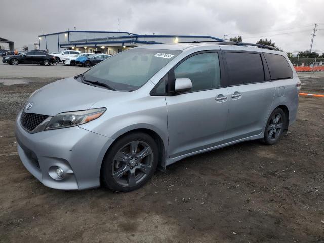 5TDXZ3DC9HS766473 - 2017 TOYOTA SIENNA SE SILVER photo 1