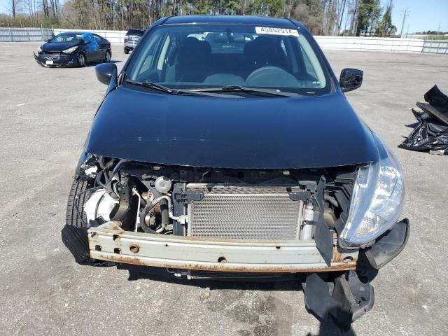 3N1CN7AP3HL840598 - 2017 NISSAN VERSA S BLACK photo 5