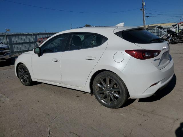 3MZBN1L38JM218978 - 2018 MAZDA 3 TOURING WHITE photo 2