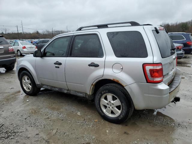 1FMCU9DG7BKC00177 - 2011 FORD ESCAPE XLT SILVER photo 2