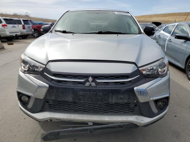 JA4AR3AU6JU007620 - 2018 MITSUBISHI OUTLANDER ES SILVER photo 5