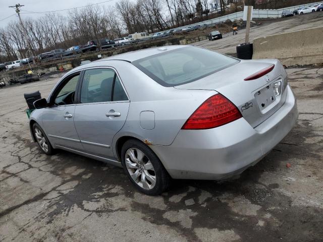 1HGCM56857A171926 - 2007 HONDA ACCORD EX SILVER photo 2