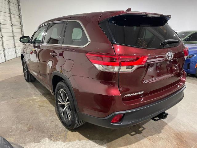 5TDZZRFH5HS195990 - 2017 TOYOTA HIGHLANDER LE MAROON photo 3