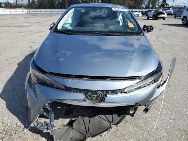 JTDVPMAE4NJ223548 - 2022 TOYOTA COROLLA LE BLUE photo 5