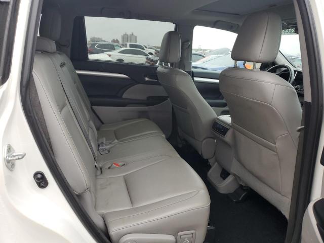 5TDKKRFH2GS152471 - 2016 TOYOTA HIGHLANDER XLE WHITE photo 11