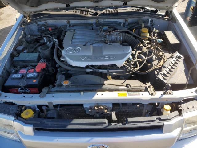 JNRDR09Y22W259430 - 2002 INFINITI QX4 SILVER photo 11