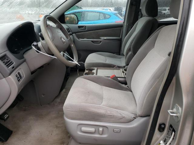 5TDZK23C98S104742 - 2008 TOYOTA SIENNA CE SILVER photo 7