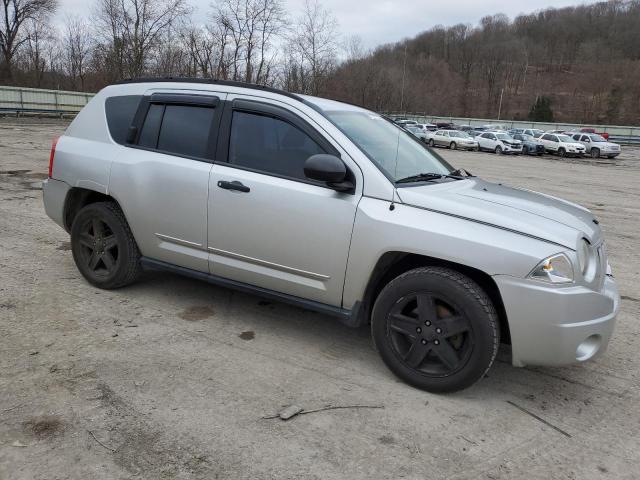 1J8FF47W68D714450 - 2008 JEEP COMPASS SPORT SILVER photo 4