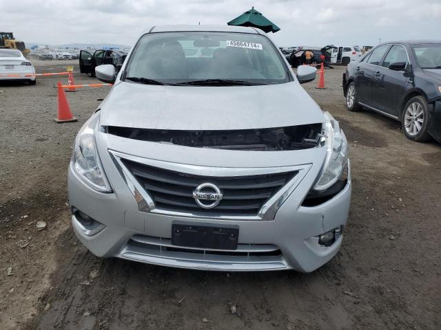 3N1CN7AP6FL958965 - 2015 NISSAN VERSA S SILVER photo 5