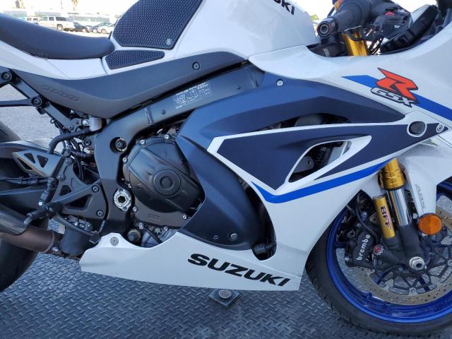 JS1DM11M7P7100007 - 2023 SUZUKI GSX-R1000 R WHITE photo 5