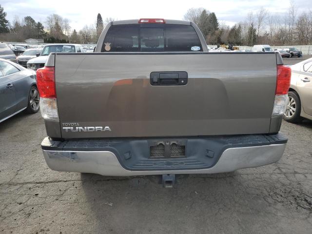 5TFRM5F16BX028680 - 2011 TOYOTA TUNDRA DOUBLE CAB SR5 BROWN photo 6