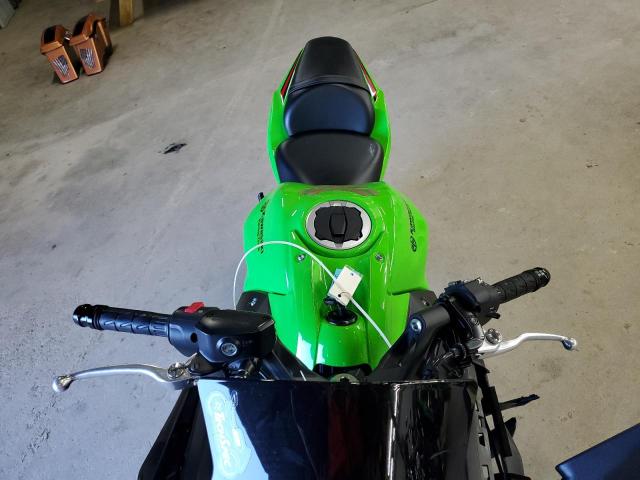 ML5EXER12PDA81674 - 2023 KAWASAKI EX650 R Зеленый фото 5