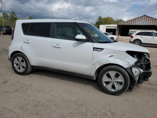 KNDJN2A22G7402640 - 2016 KIA SOUL WHITE photo 4