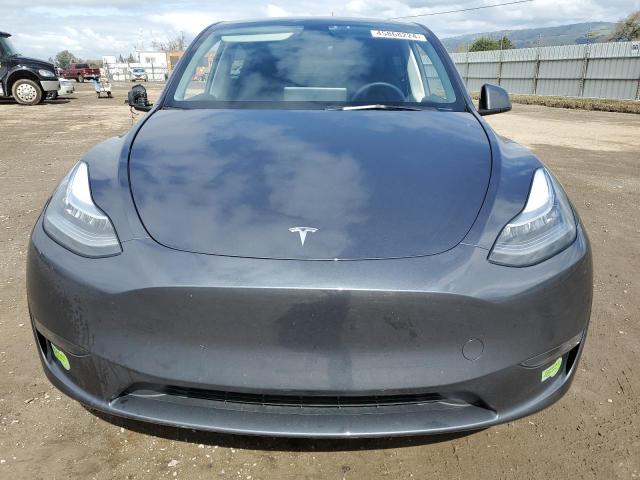 7SAYGDEE0PF604267 - 2023 TESLA MODEL Y GRAY photo 5