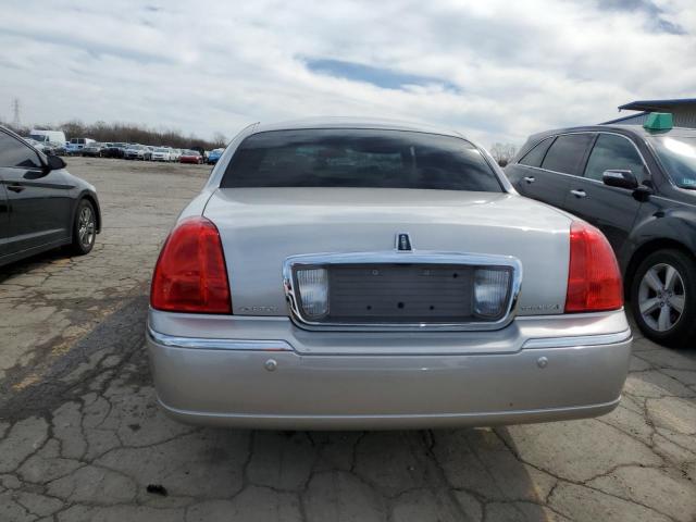 1LNHM83W84Y685101 - 2004 LINCOLN TOWN CAR ULTIMATE SILVER photo 6