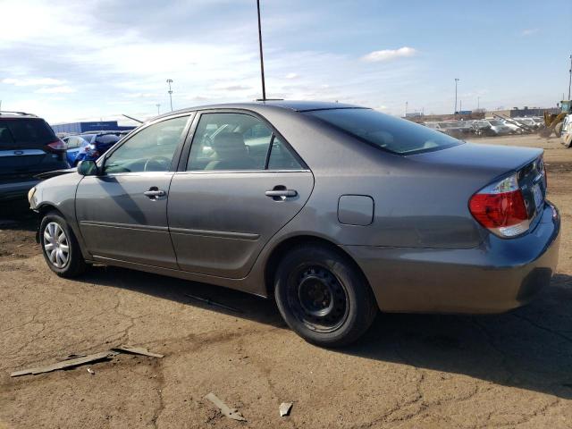 4T1BE30K05U979950 - 2005 TOYOTA CAMRY LE SILVER photo 2