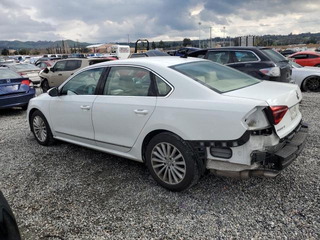 1VWBT7A36HC009438 - 2017 VOLKSWAGEN PASSAT SE WHITE photo 2