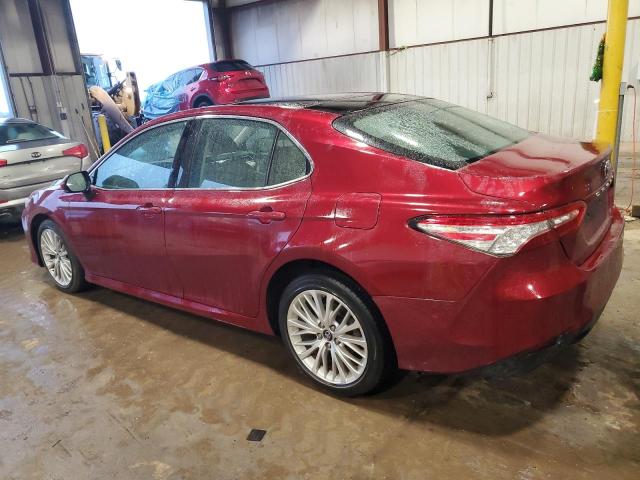 4T1B11HK3JU661139 - 2018 TOYOTA CAMRY L BURGUNDY photo 2