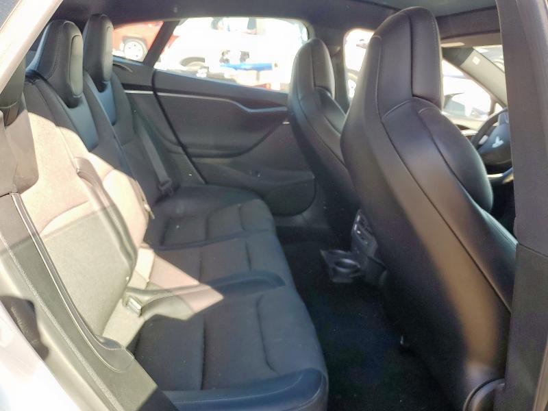 5YJSA1E24JF263536 - 2018 TESLA MODEL S SILVER photo 10