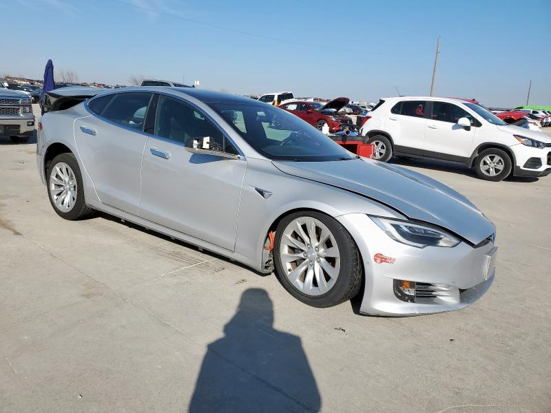 5YJSA1E24JF263536 - 2018 TESLA MODEL S SILVER photo 4