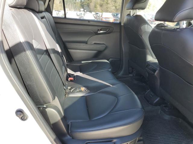 5TDGZRBH2NS578701 - 2022 TOYOTA HIGHLANDER XLE 白色 照片 11