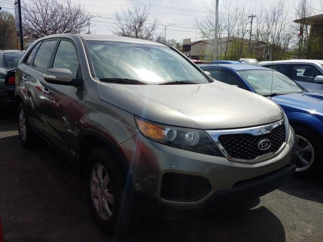 5XYKTCA10BG013417 - 2011 KIA SORENTO BASE GRAY photo 1