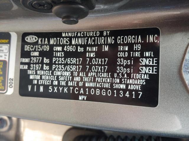 5XYKTCA10BG013417 - 2011 KIA SORENTO BASE GRAY photo 10