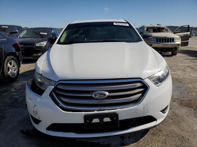 1FAHP2D8XFG119559 - 2015 FORD TAURUS SE WHITE photo 5