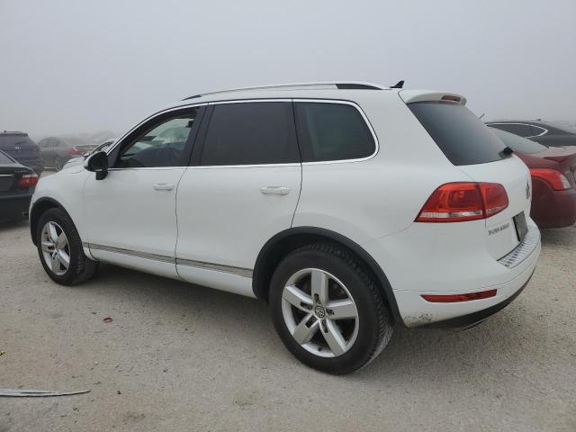 WVGEP9BP1DD004827 - 2013 VOLKSWAGEN TOUAREG V6 TDI WHITE photo 2