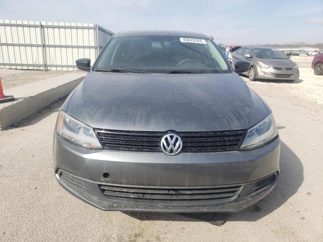 3VW2K7AJ6EM299532 - 2014 VOLKSWAGEN JETTA BASE GRAY photo 5