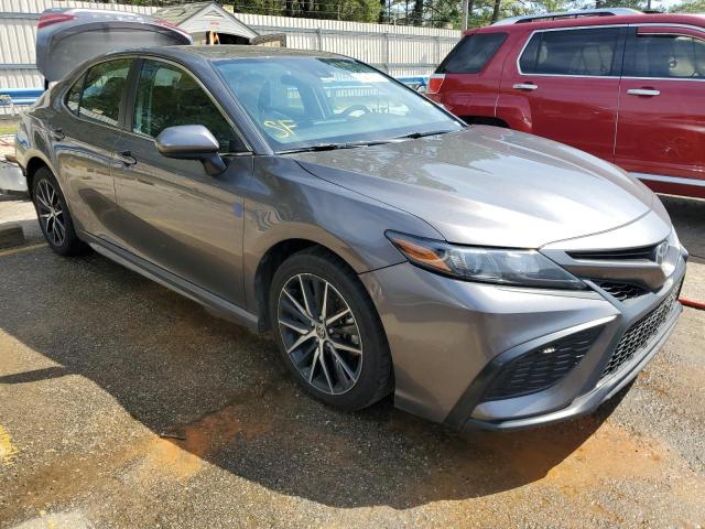 4T1G11AK7MU529022 - 2021 TOYOTA CAMRY SE GRAY photo 4