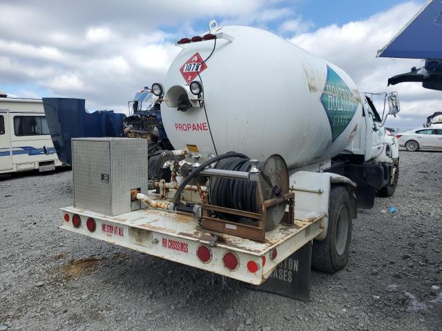 1GBM7H1C32J501163 - 2002 CHEVROLET C-SERIES C7H042 WHITE photo 4