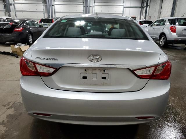 5NPEB4AC8BH146930 - 2011 HYUNDAI SONATA GLS SILVER photo 6