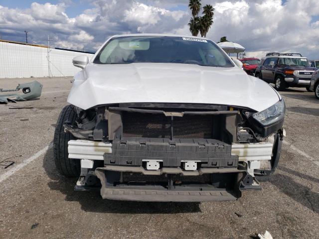 3FA6P0H74GR233256 - 2016 FORD FUSION SE WHITE photo 5